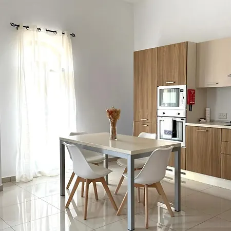 Apartment Lovely Area